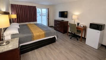 Room, 1 King Bed, Non Smoking | Desk, iron/ironing board, free WiFi, bed sheets