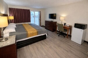 Habitación, 1 cama de matrimonio grande, no fumadores | Escritorio, tabla de planchar con plancha, wifi gratis y ropa de cama