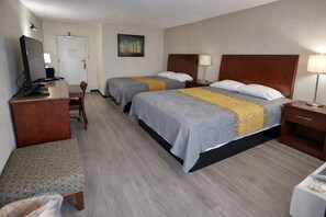 Chambre, 2 grands lits, non-fumeur | Bureau, fer et planche à repasser, accès au Wi-Fi (inclus)