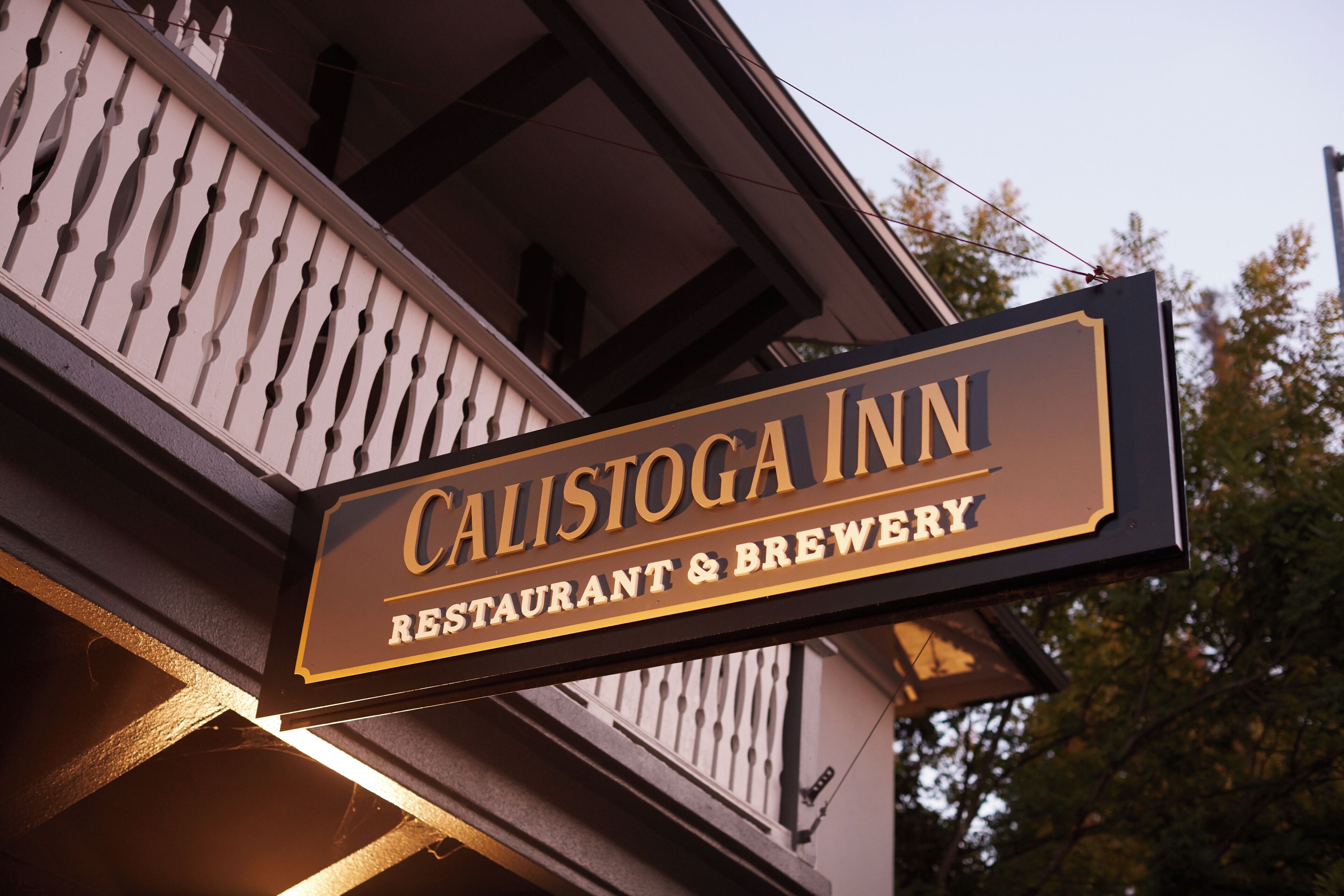 A sign for Calistoga Inn Restaurant & Brewery.