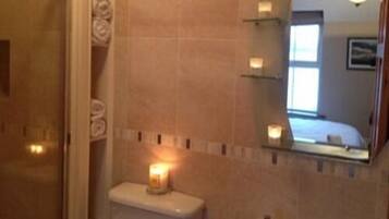 Cottage, Private Bathroom | Bathroom