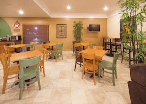 Free daily continental breakfast