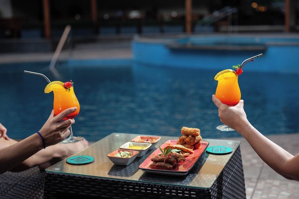 2 outdoor pools, pool umbrellas, sun loungers