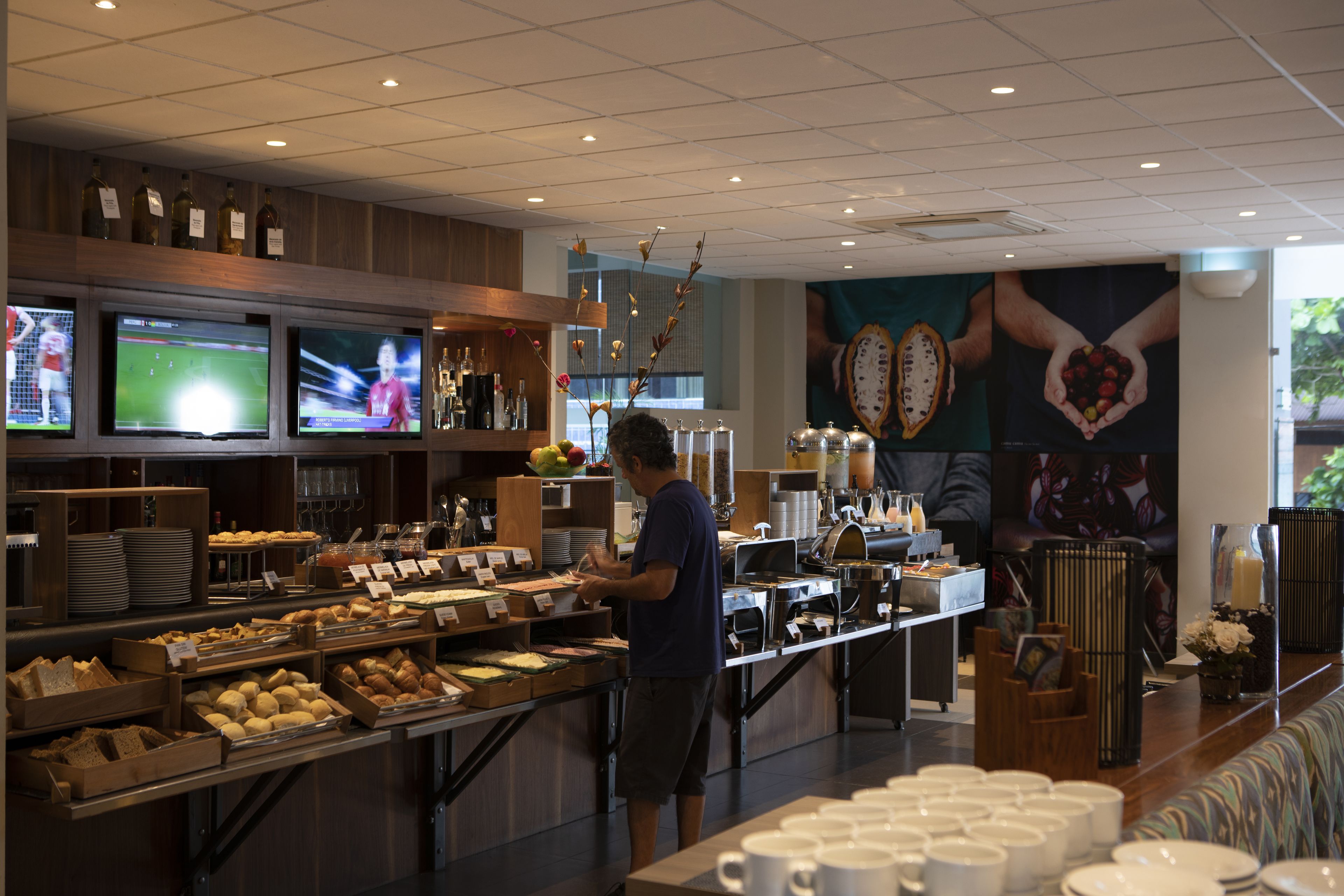 daily buffet breakfast (usd 58 per person)