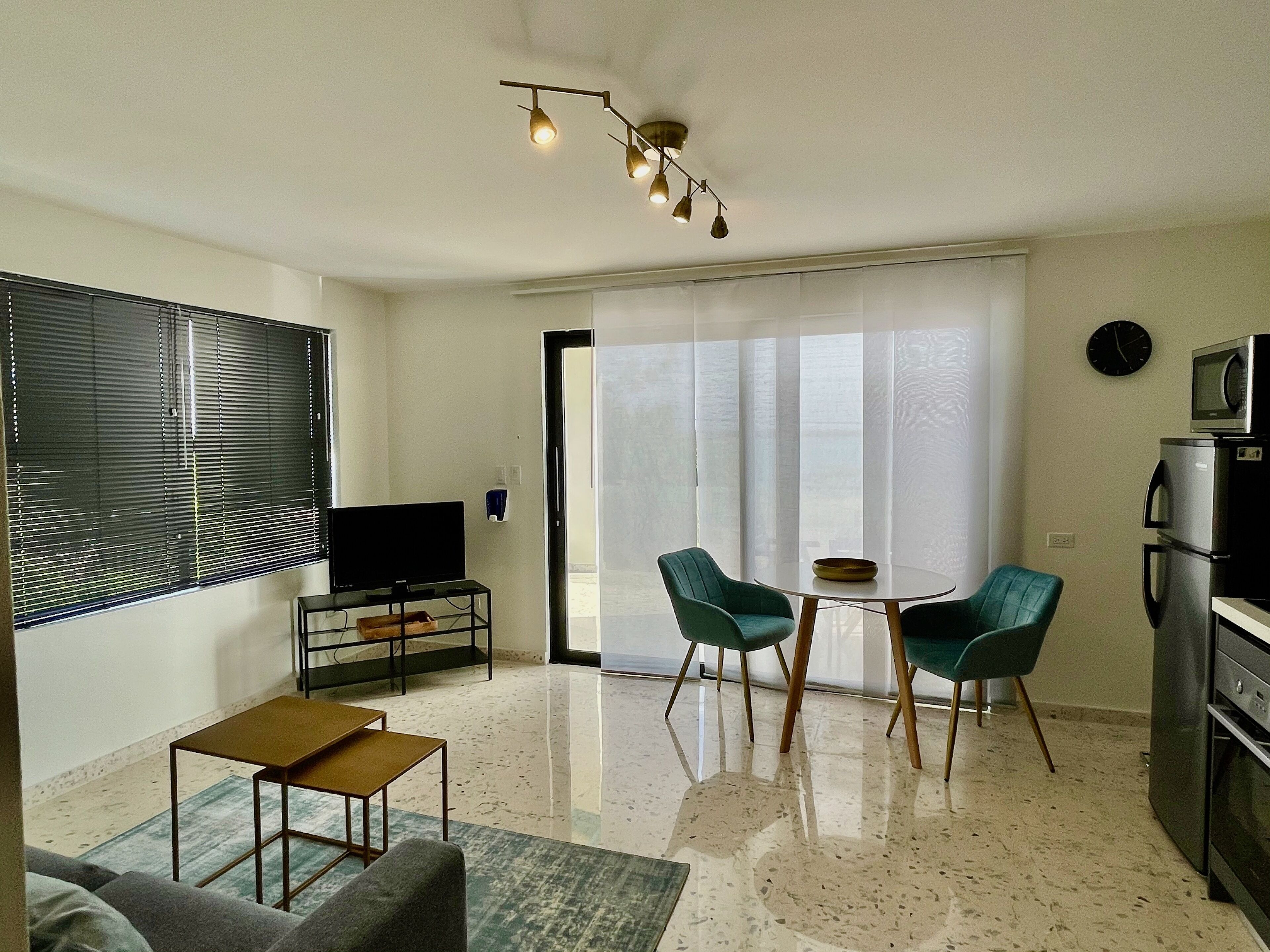 43-Zoll-Flachbildfernseher mit Kabelempfang, Fernseher, Netflix