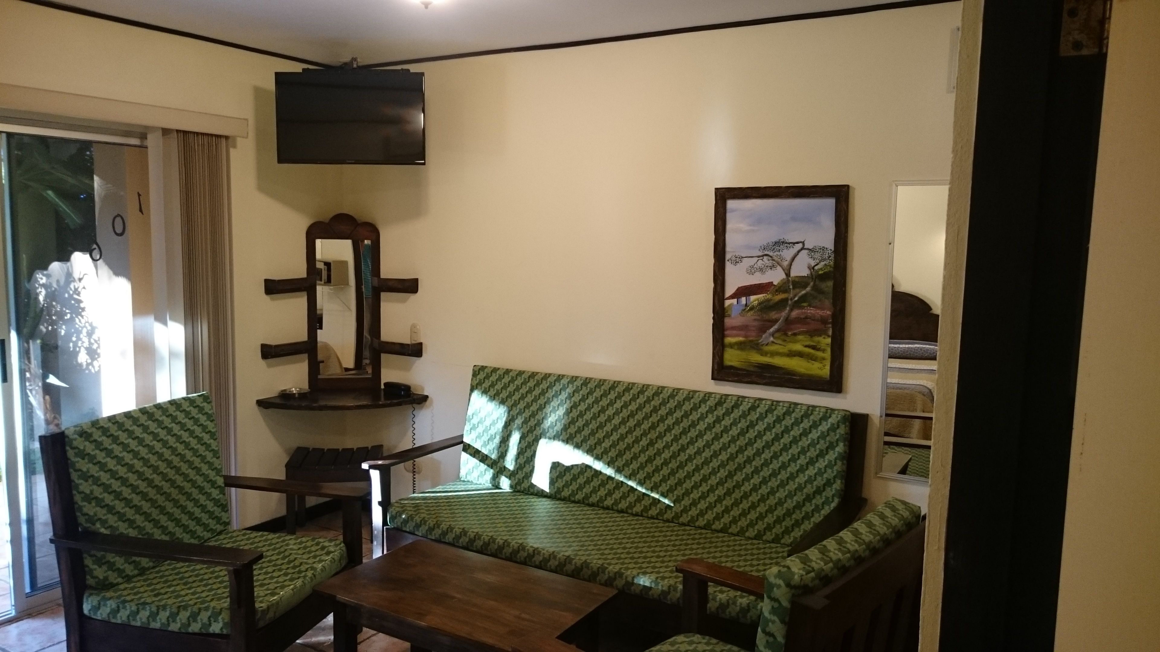 studio, 1 king bed | premium bedding, in-room safe, rollaway beds, free wifi