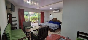 Studio, 1 King Bed | Premium bedding, in-room safe, rollaway beds, free WiFi - Hotel Mangaby (Sardinal)