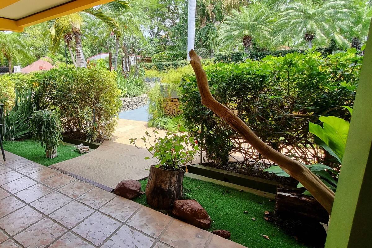 Studio, 1 King Bed | Premium bedding, in-room safe, rollaway beds, free WiFi