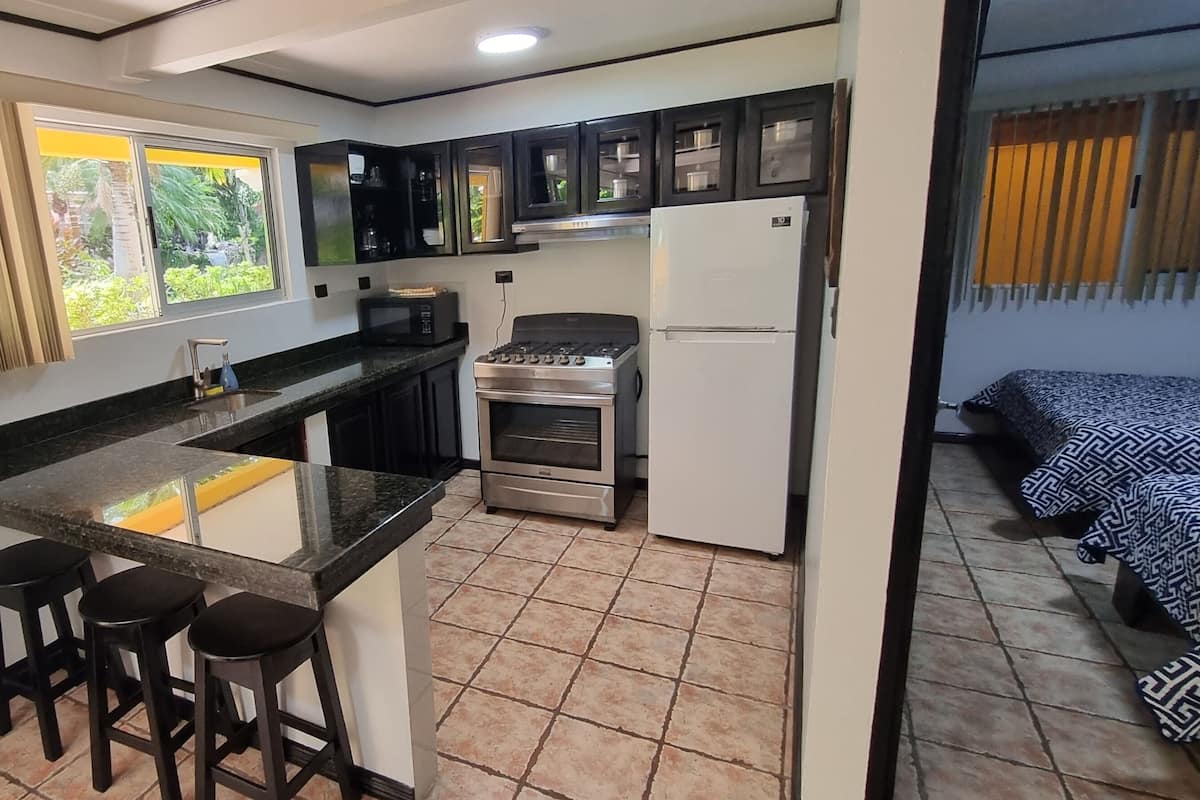Departamento, 2 habitaciones, Terraza | Ropa de cama de alta calidad y caja de seguridad en la habitación