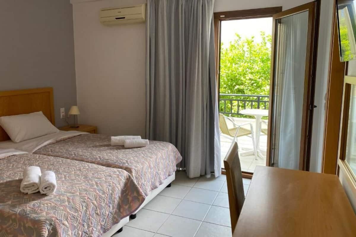 In-room safe, free cots/infant beds, bed sheets