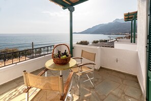 Traditional Studio Suite, Sea View | Terrace/patio