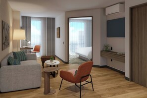 In-room safe, desk, laptop workspace, iron/ironing board - Courtyard by Marriott Guadalajara Andares (Zapopan)
