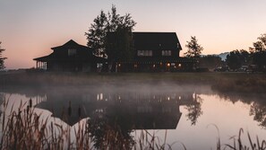 Exterior - Gallatin River Lodge (Bozeman)