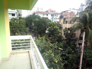 Front of property - Hotel Lake View Plaza (Dhaka)