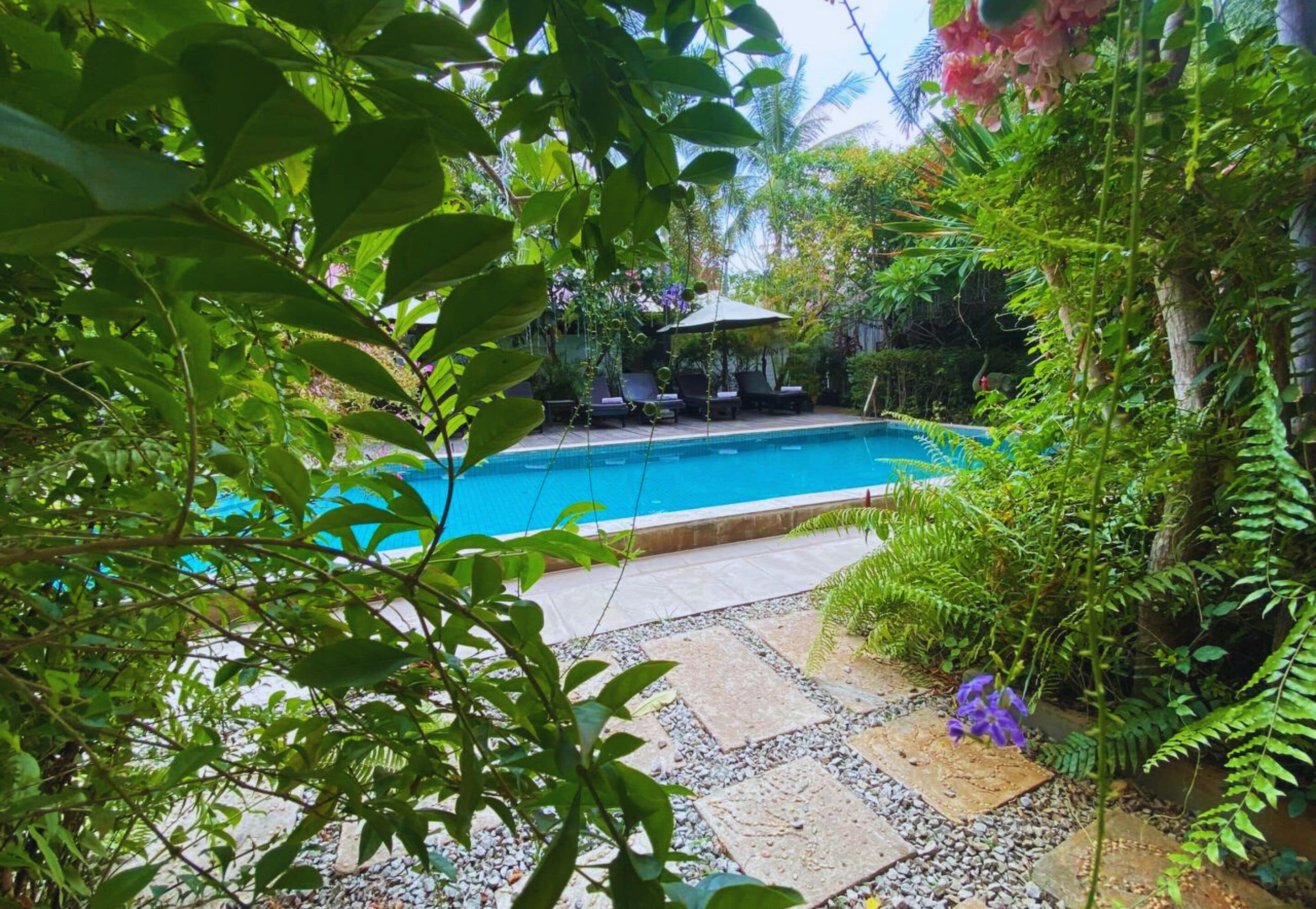 deluxe double pool access | balcony view