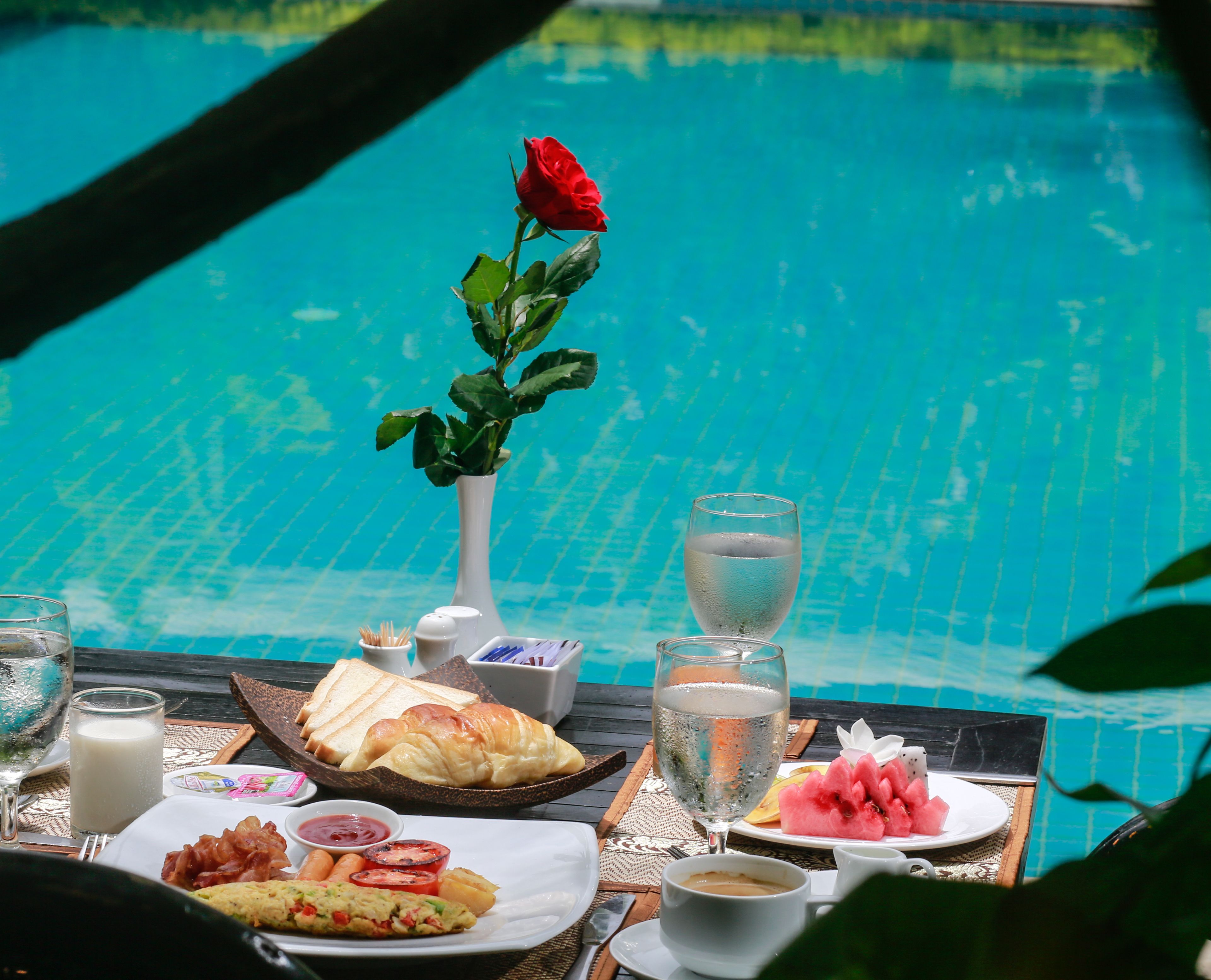 매일 뷔페 아침 식사(1인당 USD 8)