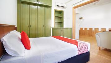 Room, 1 Bedroom | Soundproofing, free WiFi, bed sheets