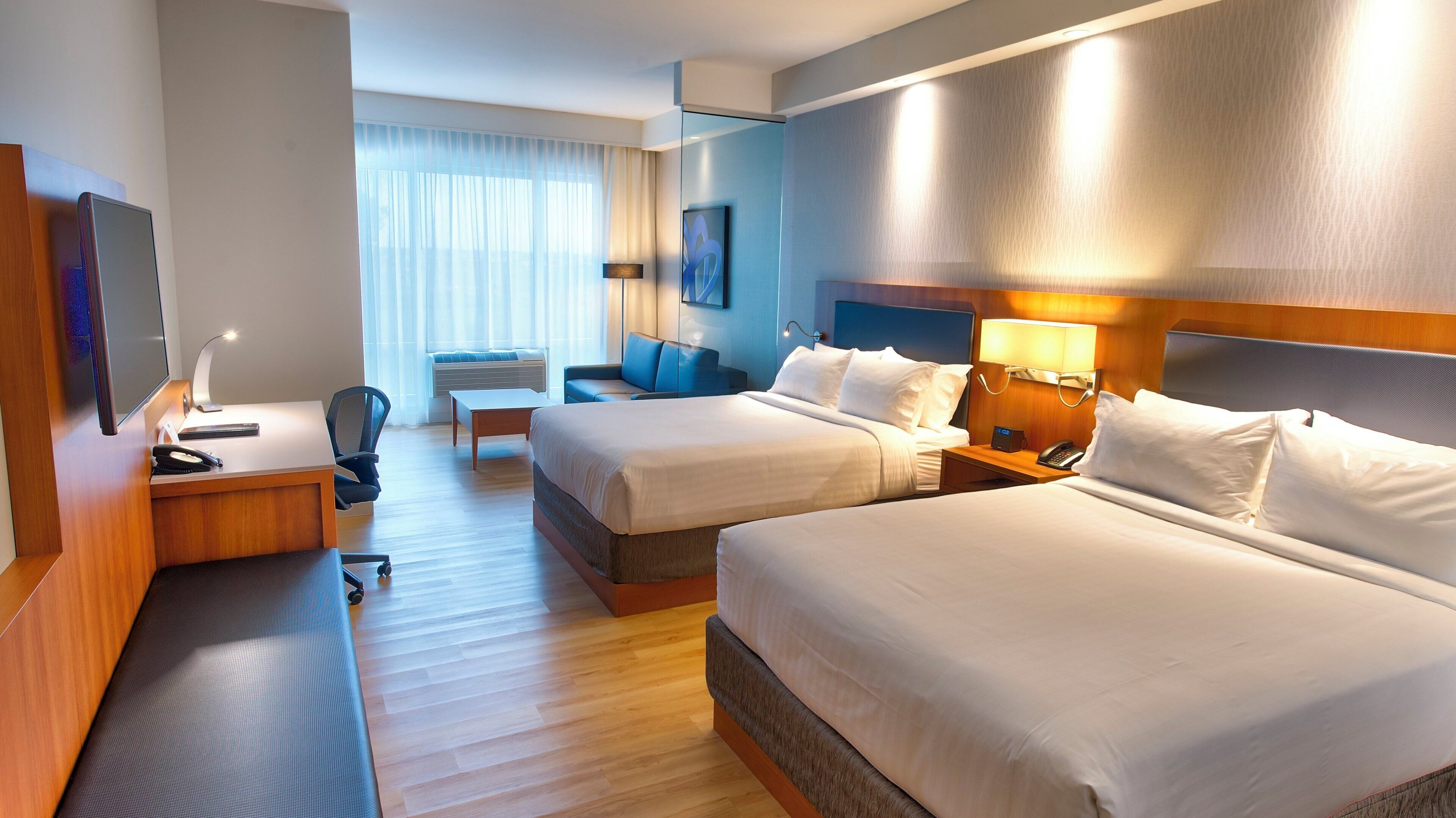 Chambre Standard, 1 très grand lit, accessible aux personnes à mobilité réduite (Mobil Access Tub) | Literie de qualité, bureau, rideaux d’obscurcissement
