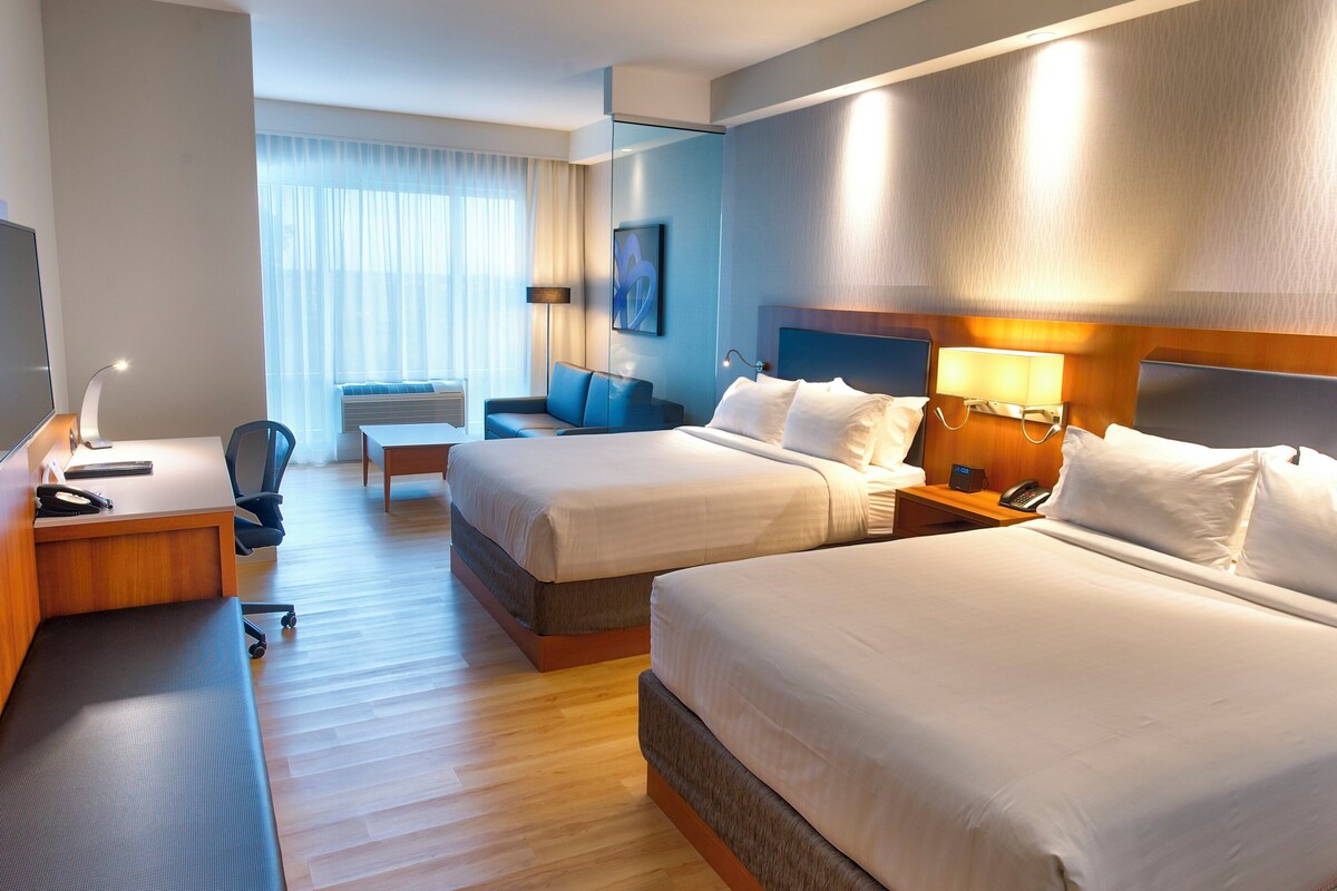 Chambre Standard, 1 très grand lit, accessible aux personnes à mobilité réduite (Mobil Access Tub) | Literie de qualité, bureau, rideaux d’obscurcissement