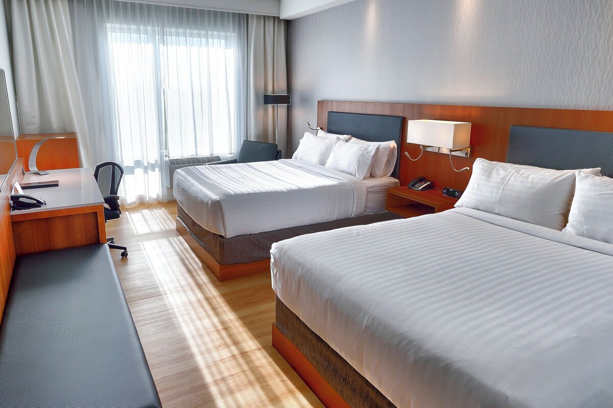 Chambre Standard, 2 grands lits | Literie de qualité, bureau, rideaux d’obscurcissement