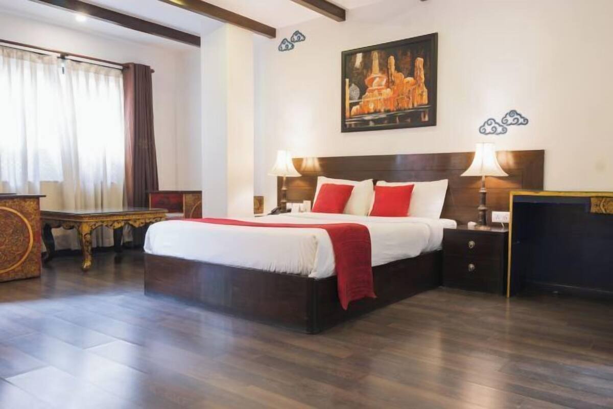 1 bedroom, premium bedding, in-room safe, desk