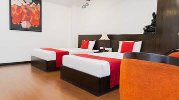 1 bedroom, premium bedding, in-room safe, desk