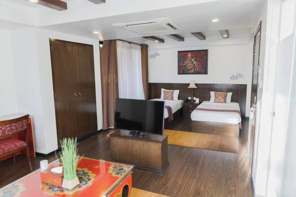 1 bedroom, premium bedding, in-room safe, desk