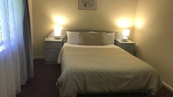 Standard Twin One Bedroom Apartment | In-room safe, desk, blackout drapes, iron/ironing board