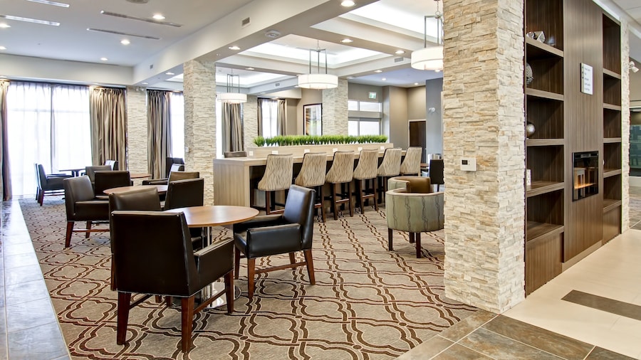 Holiday Inn Express & Suites Oshawa Downtown - Toronto Area by IHG