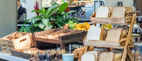Desayuno completo todos los días (con cargo)