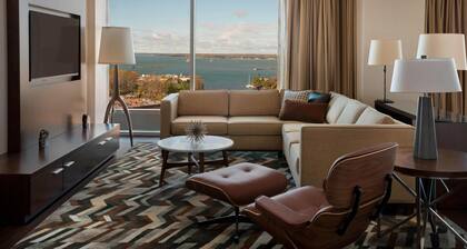 Buffalo Marriott at LECOM HARBORCENTER