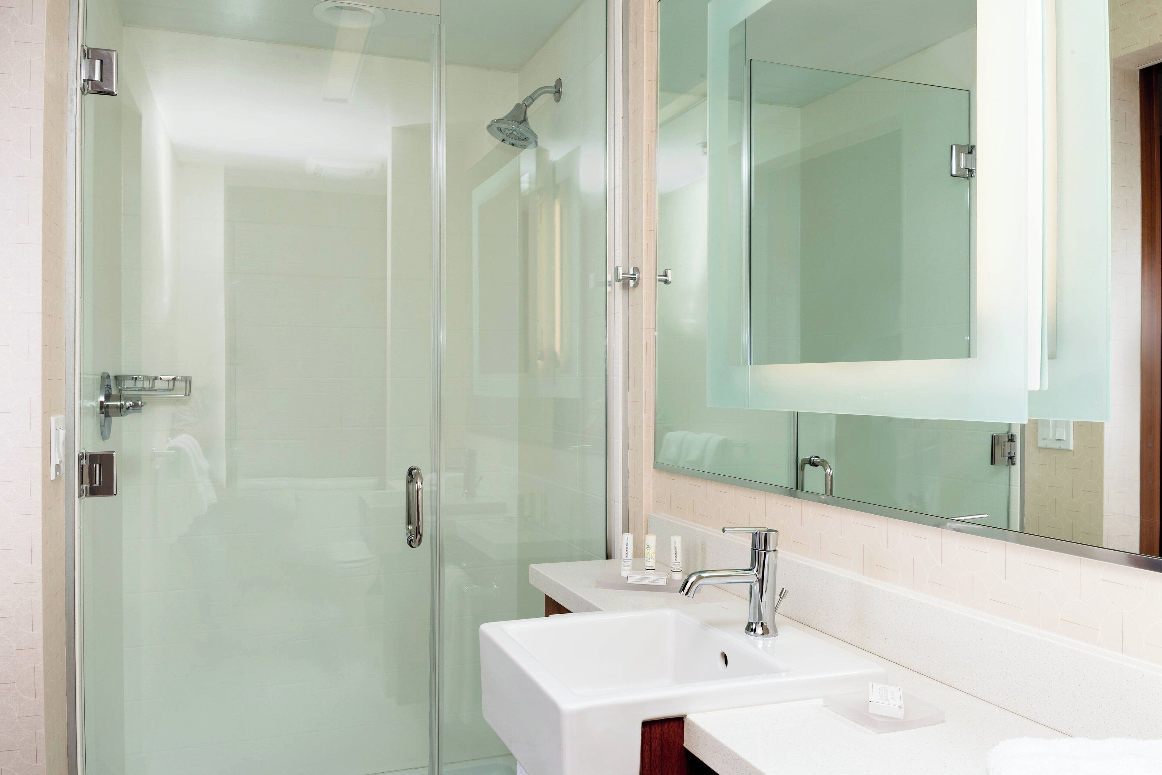 combined shower/bathtub, free toiletries, hair dryer, towels