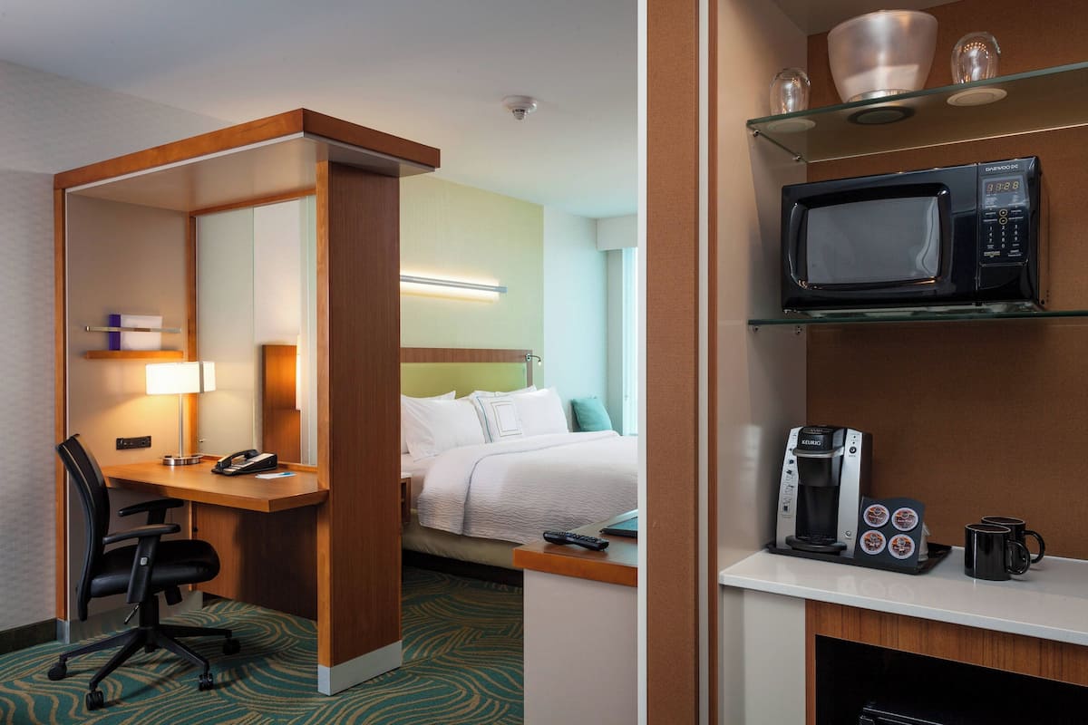 In-room safe, desk, iron/ironing board, free WiFi