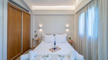 Family Suite | In-room safe, desk, soundproofing, iron/ironing board