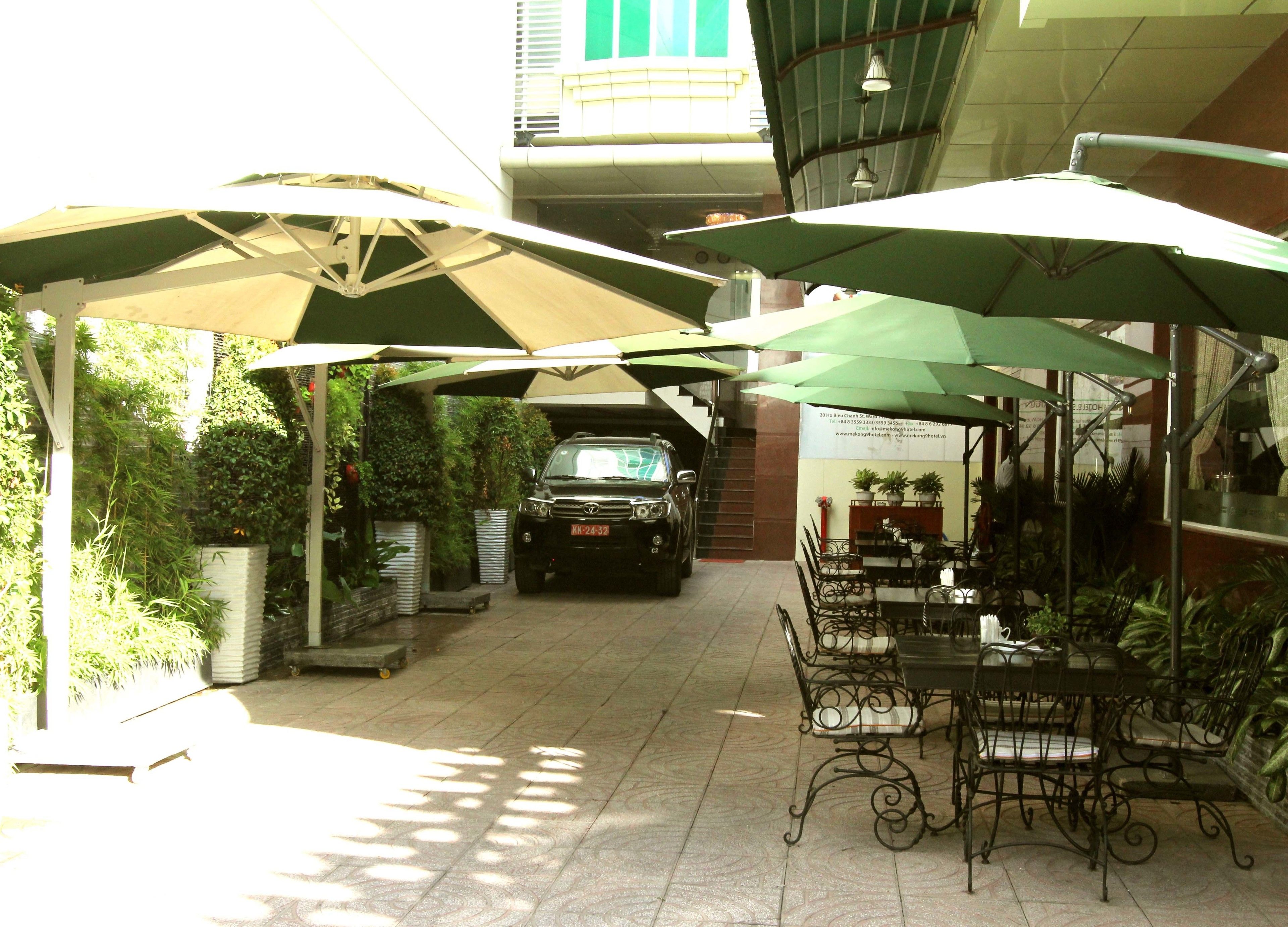 breakfast, lunch, dinner served; asian cuisine