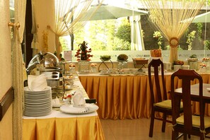 Buffet - Mekong 9 Hotel (Ho Chi Minh City)