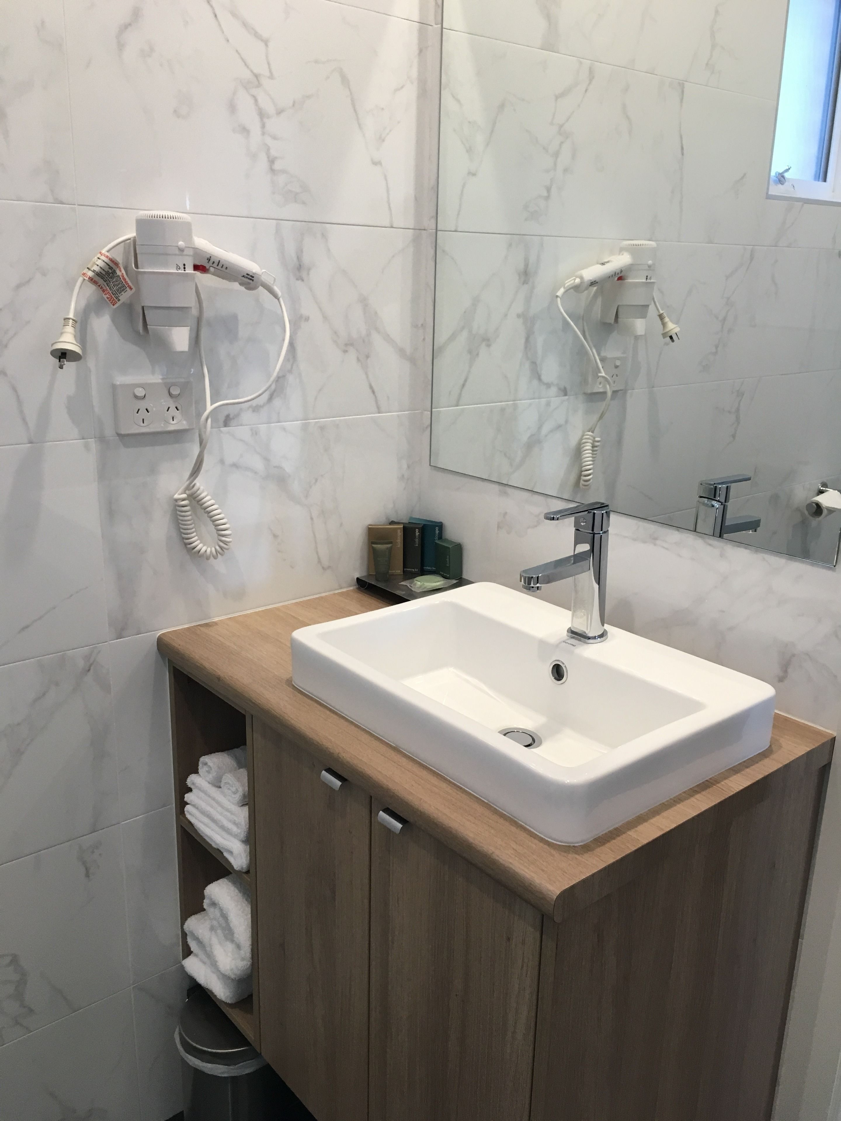 superior room | bathroom sink