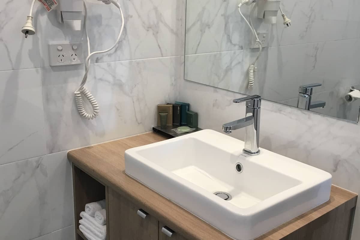 superior room | bathroom sink