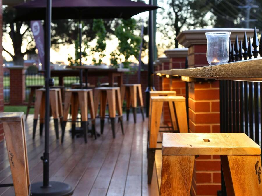 Bar (in der Unterkunft)