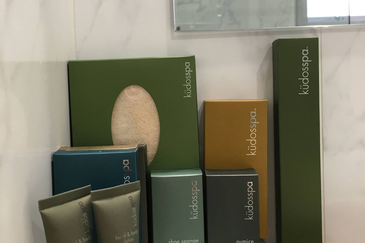 two bedroom apartment | bathroom amenities | shower, free toiletries, hair dryer, towels