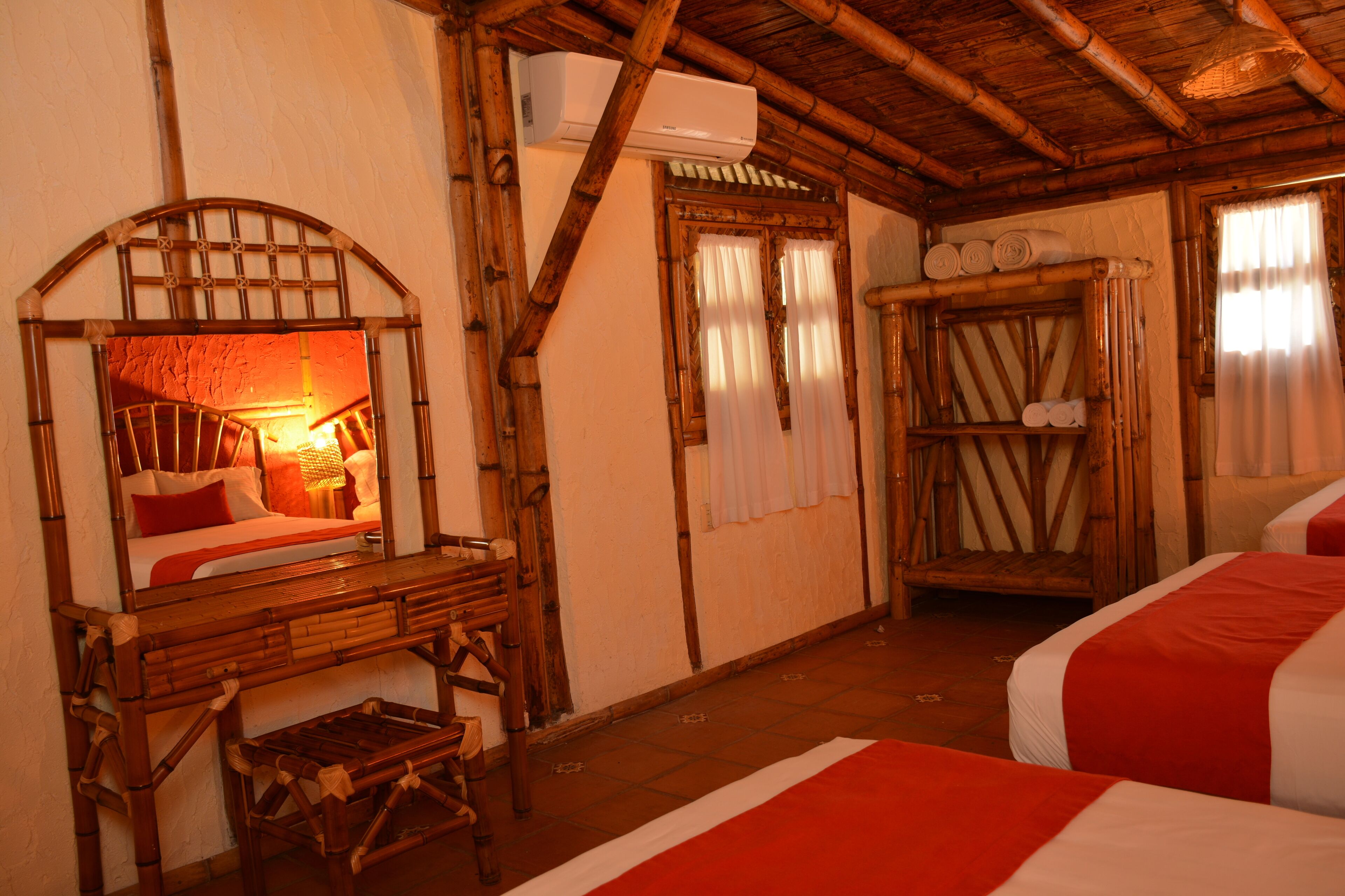 Luxury-Villa, 2 Schlafzimmer, Flussblick | 1 Schlafzimmer, hochwertige Bettwaren, Bettwäsche