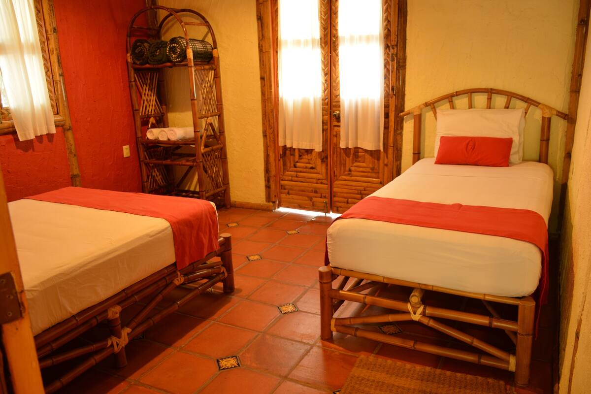 Villa clásica, 2 habitaciones, vistas al río | 1 dormitorio, ropa de cama de alta calidad, ropa de cama