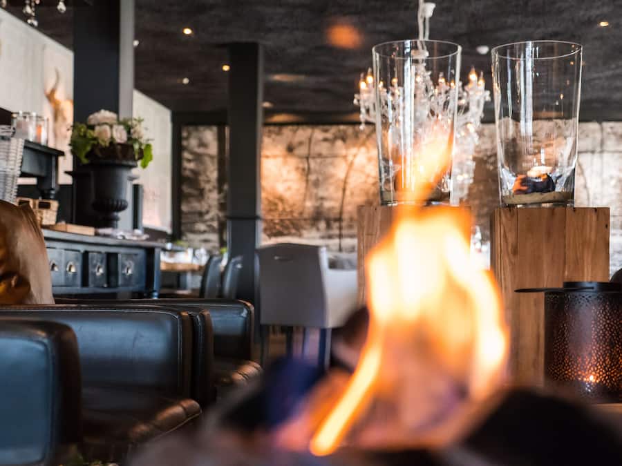 Lunch and dinner served