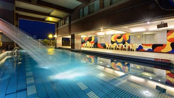 屋内プール、屋外プール