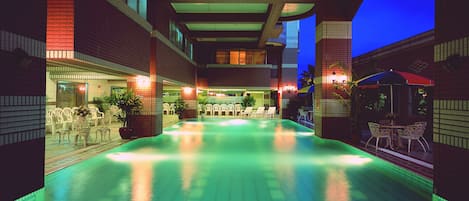 Indoor pool, outdoor pool