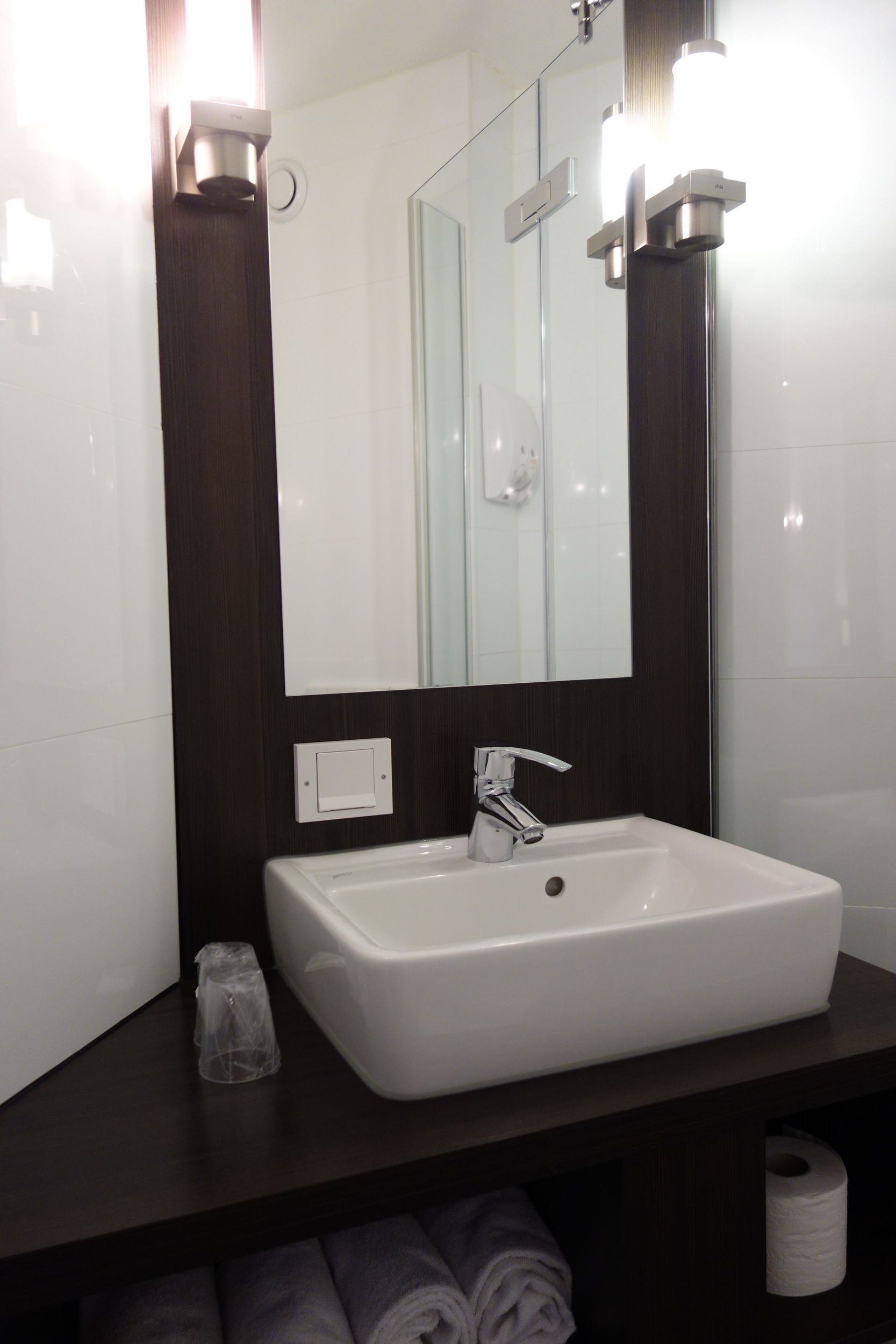 single room | bathroom sink