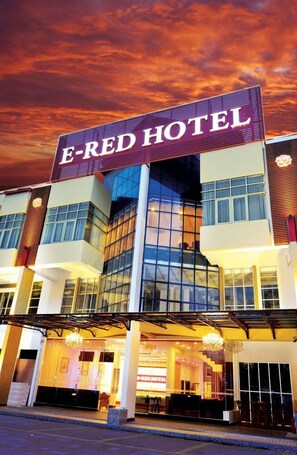 Front of property - ERNES Hotel Alma Bukit Mertajam (Bukit Mertajam)