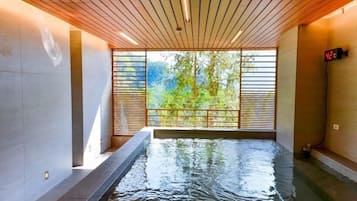 Indoor spa tub