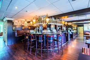 Se sirven desayunos, comidas, cenas y cocina internacional