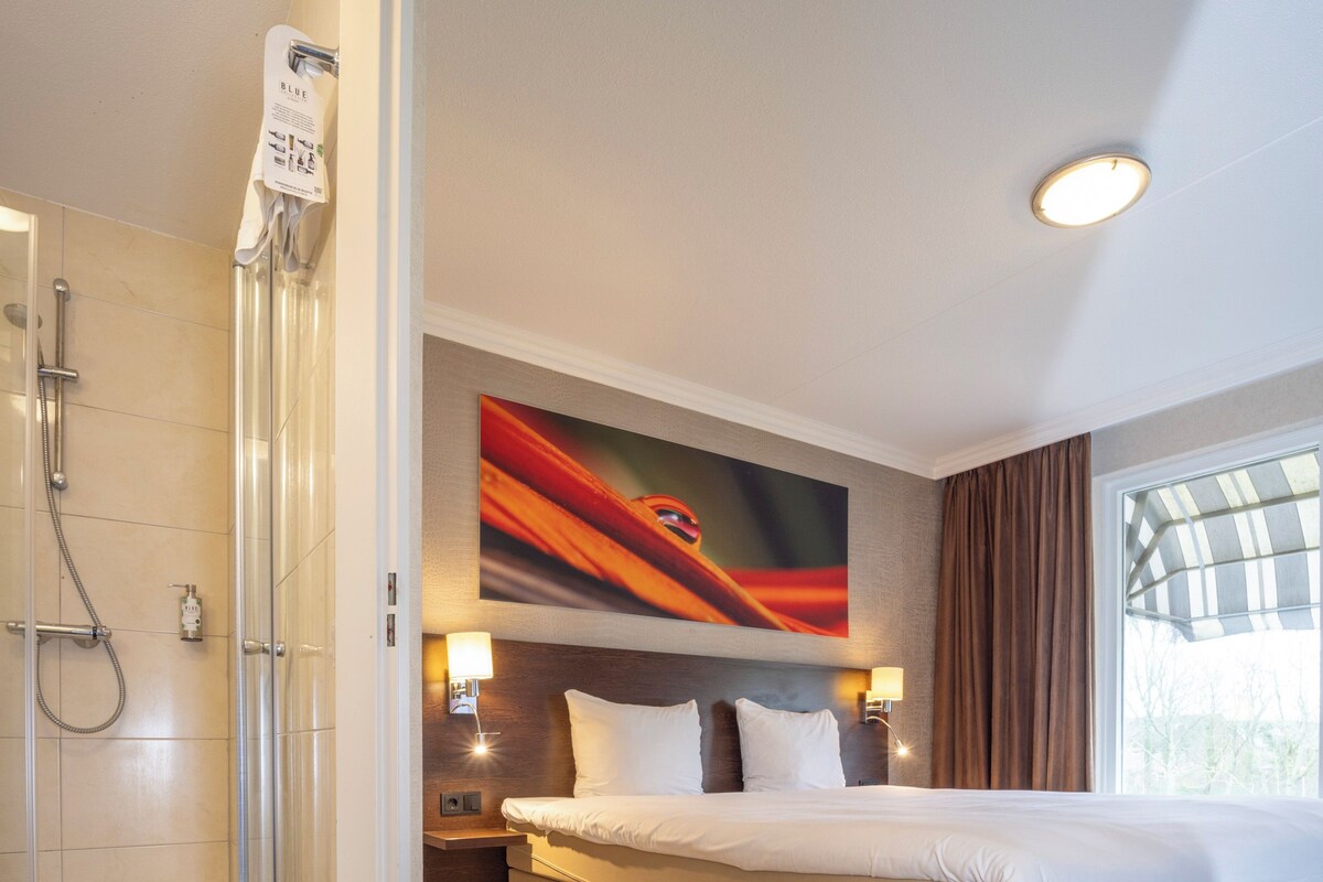 In-room safe, desk, free WiFi, bed sheets